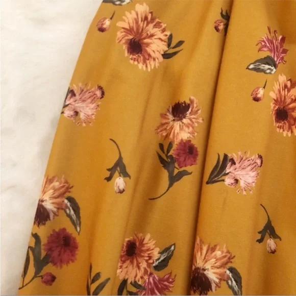 Zara floral skirt - Picture 2 of 2